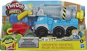 Play-Doh Wheels Cement Truck Toy for Children Aged 3 and Up with Non-Toxic Cement-Coloured Buildin&#